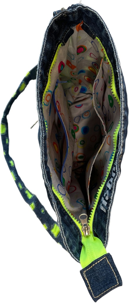 Schultertasche im Jeans-Look 2