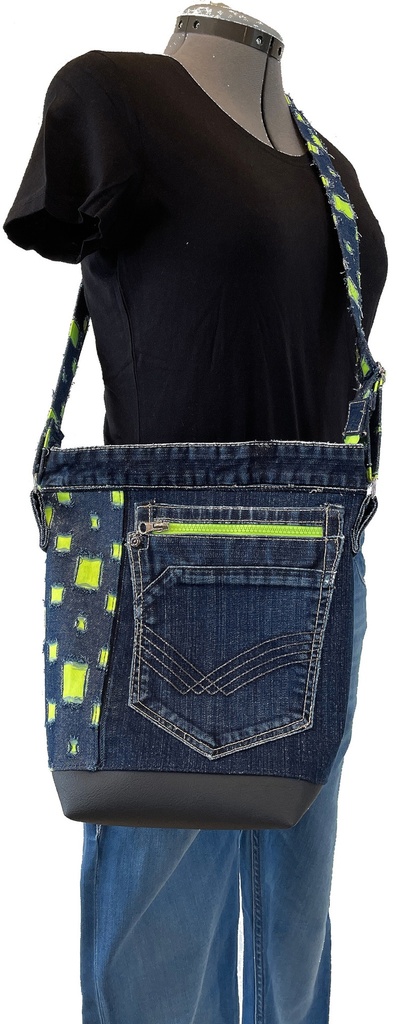 Schultertasche im Jeans-Look 4