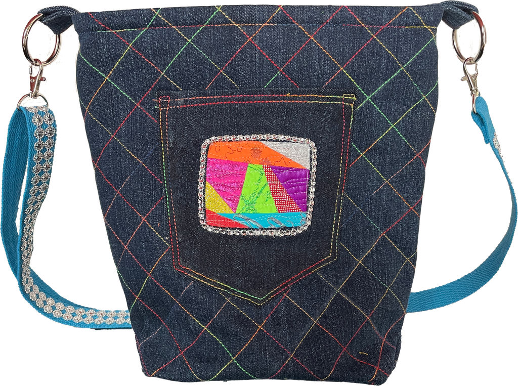 Extravagante Schultertasche im Jeans-Look mit Glitzer-Panel 1