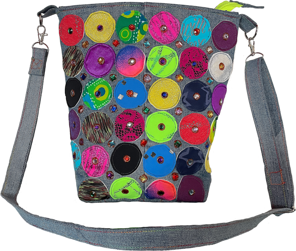 [AHB-0000106] Circle - Extravagante Schultertasche im Jeans-Look mit Applikationen